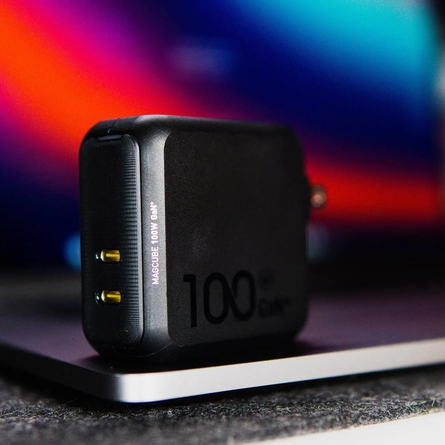 AOHI-100W-GaN-charger-meets-all-you-need-for-fast-charging AOHi