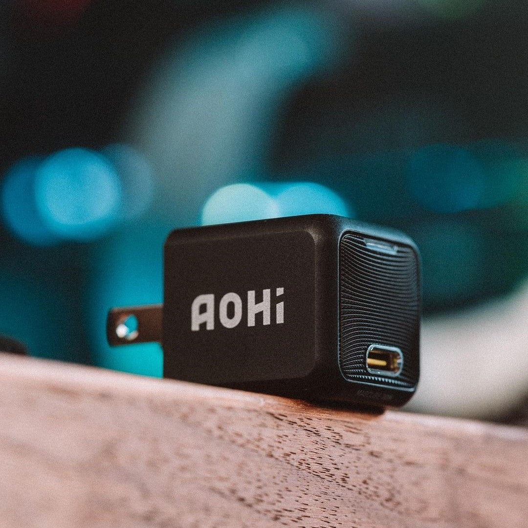 AOHI Magcube 30W: the World's Smallest 30W Fast Charger